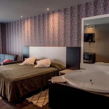 Acacias & Lloret de Mar