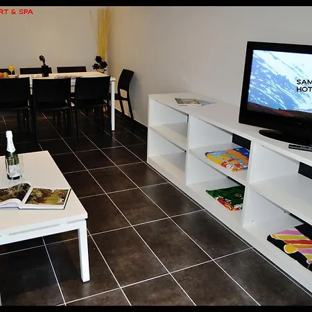 Apartment Acacias & *