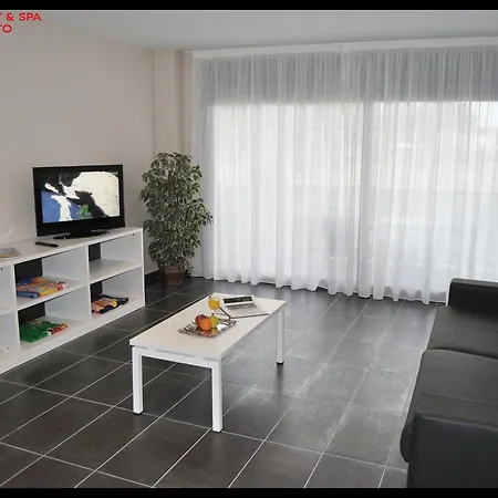 Acacias & Lloret de Mar