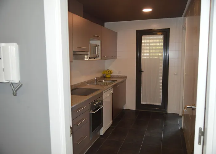 Acacias & 滨海略雷特