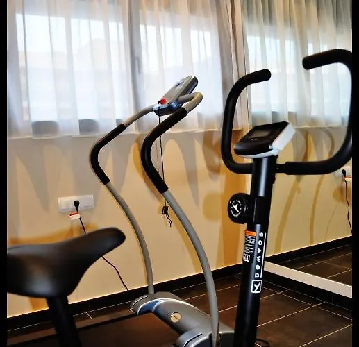 Acacias & 滨海略雷特