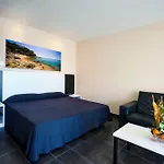Acacias & Hotel